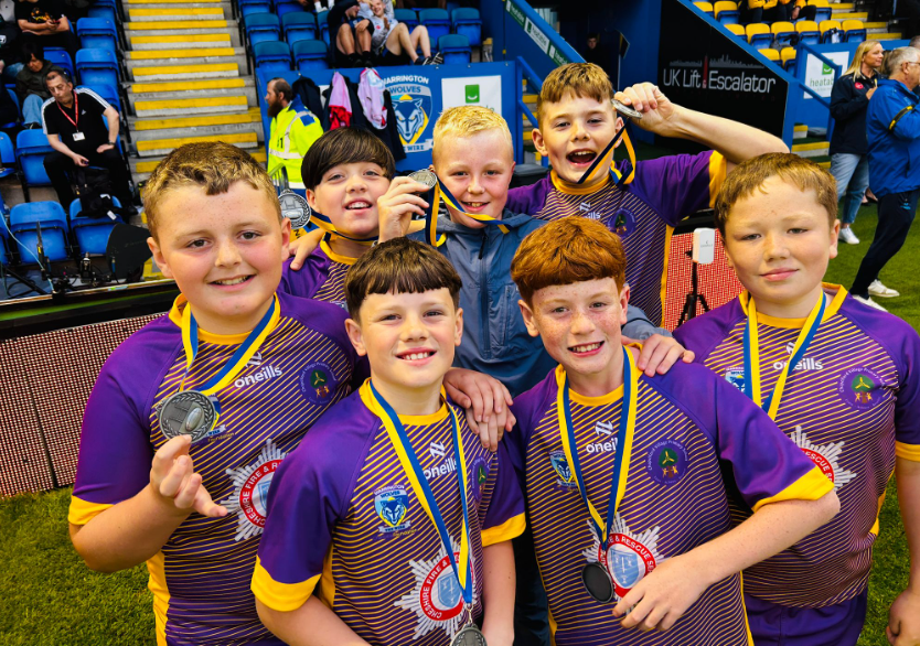 New kit ✔️
Medal ✔️
Success for Chapelford ✔️
Full match report and more pictures to follow soon. Well done to our amazing Year 5 &amp; 6 rugby team! ✨#CVPSrugbyteam #primaryschoolrugby #HalliwellJones