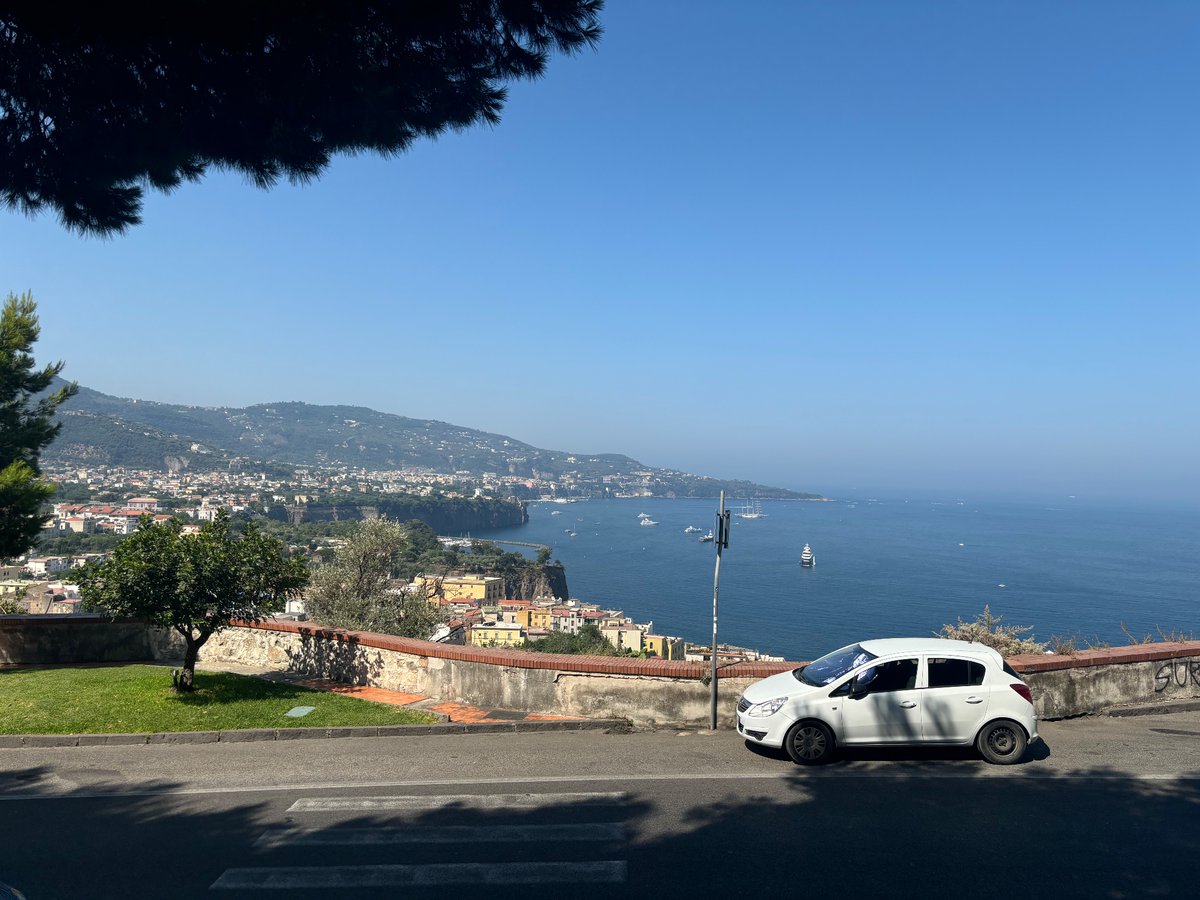 Day 3: limoncello factory tour, ice creaming making and free time in Sorrento!