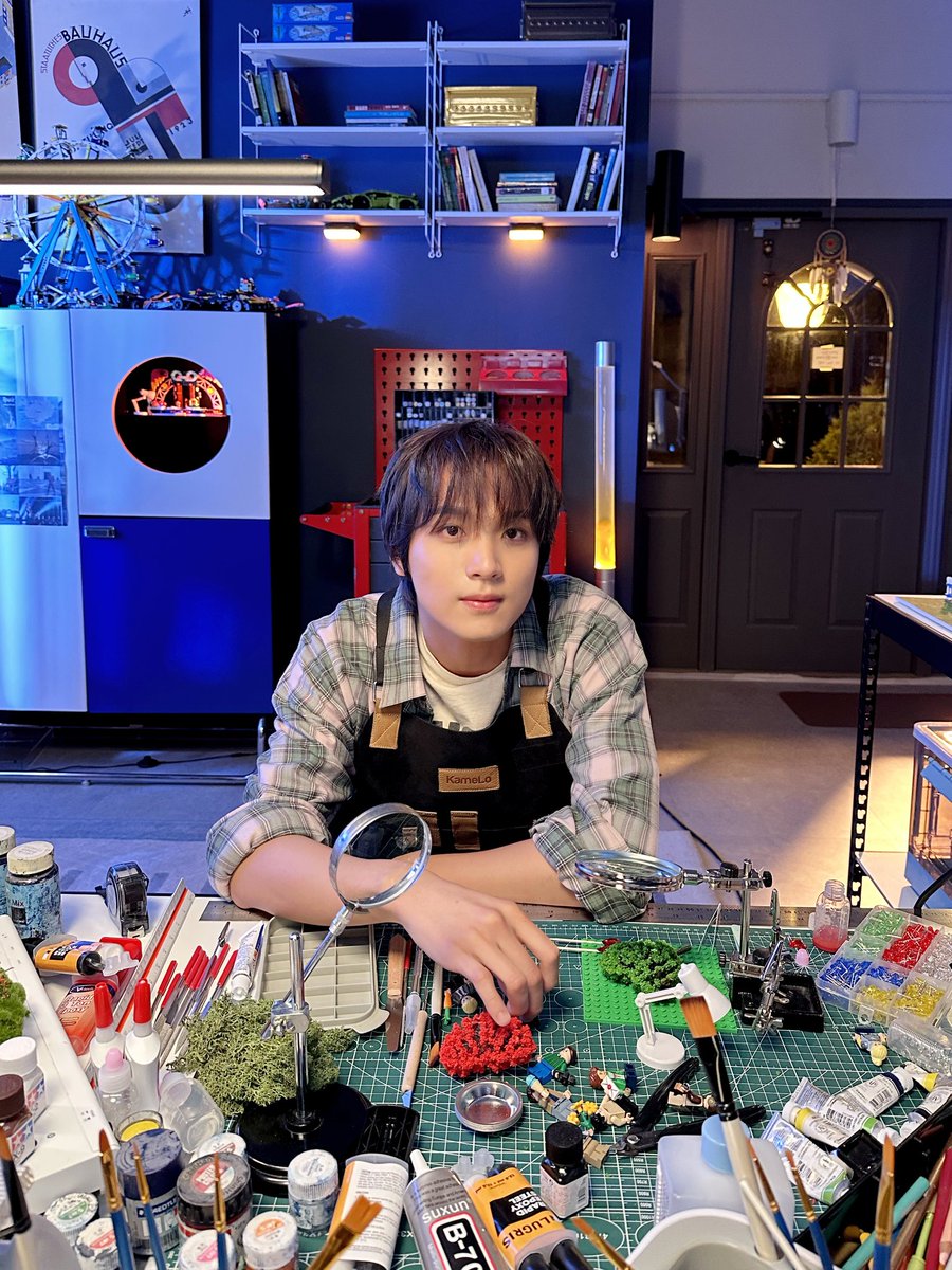 haechan as mas-mas perakit lego😍😍😍