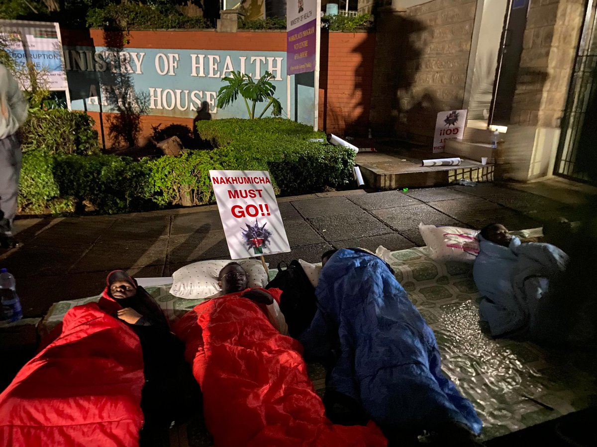 RonaldNengo's tweet photo. Sleeping in the cold cannot have been in vain!
Uphold the #CBA2017  and #PostMedicalInterns https://t.co/KPLAasiWtI