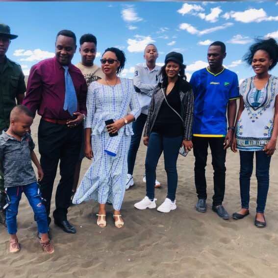 Shifting Sand in Ngorongoro🇹🇿 : A striking black dune of shifting sand made of volcanic ash from Oldoinyo Lengai is being blown slowly over the plains to the west at a rate of around 17m per year. Visit Tanzania to witness this one-of-a-kind adventure.
#KaribuTanzania.