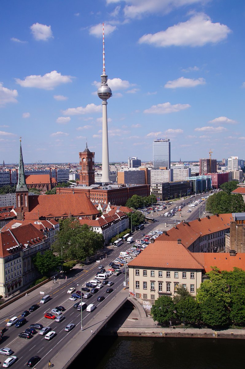 Die Berliner Mitte soll Städtebaufördergebiet werden. 
Am 15.07.2024 von 18:30–20:00 Uhr beginnt die Beteiligung der Öffentlichkeit in Form einer Ausstellung in der Stadtwerkstatt. 

Online ist die Beteiligung dann unter mein.berlin.de möglich. 

#Stadtentwicklung