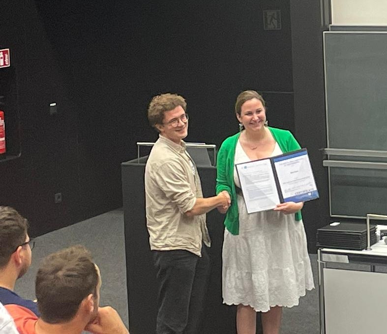 Schwille Lab (@schwillelab) on Twitter photo Congratulations to Dr. Shunshi Kohyama and <a href="/BelaFrohn/">Bela Frohn</a> for receiving the Junior Scientist Publication Award for their research paper at the MPIB Sommerfest 2024.
Check out their paper here👉nature.com/articles/s4146… Congratulations to Dr. Shunshi Kohyama and <a href="/BelaFrohn/">Bela Frohn</a> for receiving the Junior Scientist Publication Award for their research paper at the MPIB Sommerfest 2024.
Check out their paper here👉nature.com/articles/s4146…