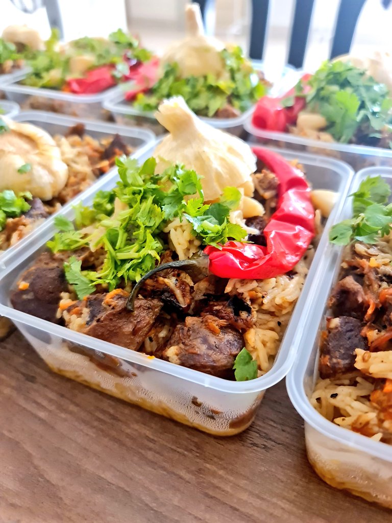 theultraimam's tweet photo. Salam Geng. Mohon sebarkan.
Untuk puasa Tasu'a (15/7) dan 'Asyura(16/7) ni ada 100 bekas Plov Kambing akan diedarkan kepada pelajar madrasah, anak yatim,muallaf dan rider (Grab/Panda/Lala).

Boleh QR terus.Cukup jumlah aku tutup sumbangan untuk elak lebihan.

Terima kasih! https://t.co/TauJL1cpWe