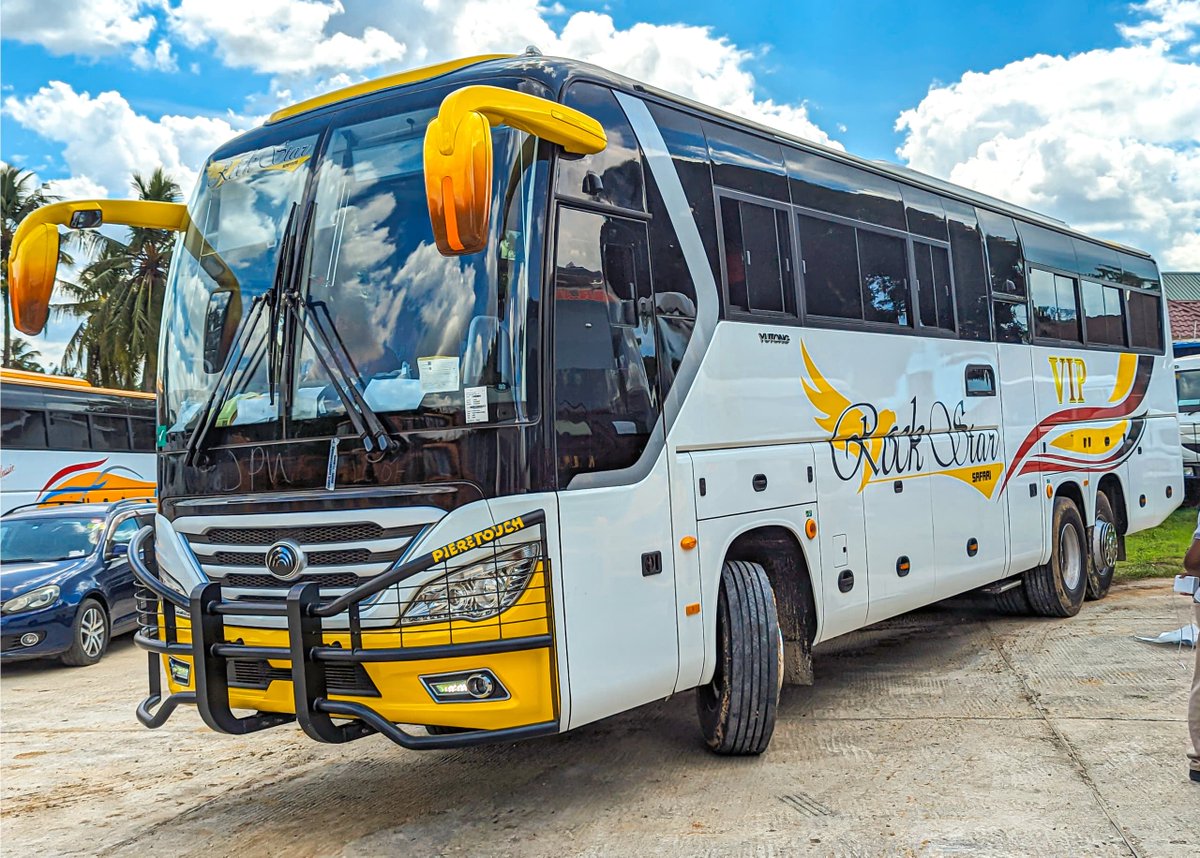 rockstarsafaris's tweet photo. Safari yako ya ndani, anza na sisi! 

Safiri kwa mtindo na uhakika wa kufika salama na Rockstar Safaris.

Huku Quarter Master 🪖 kule Colonel🎖️

#RockstarSafaris #Tanzaniaboundbuses  #wasafiri #tanzaniabusesdaily #busworldtanzania #SafiriBilaStress https://t.co/YTUy6zTMVs