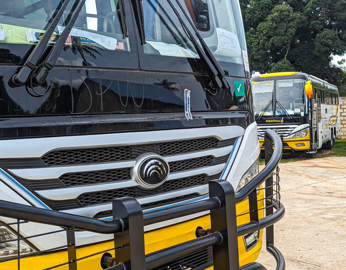 rockstarsafaris's tweet photo. Safari yako ya ndani, anza na sisi! 

Safiri kwa mtindo na uhakika wa kufika salama na Rockstar Safaris.

Huku Quarter Master 🪖 kule Colonel🎖️

#RockstarSafaris #Tanzaniaboundbuses  #wasafiri #tanzaniabusesdaily #busworldtanzania #SafiriBilaStress https://t.co/YTUy6zTMVs