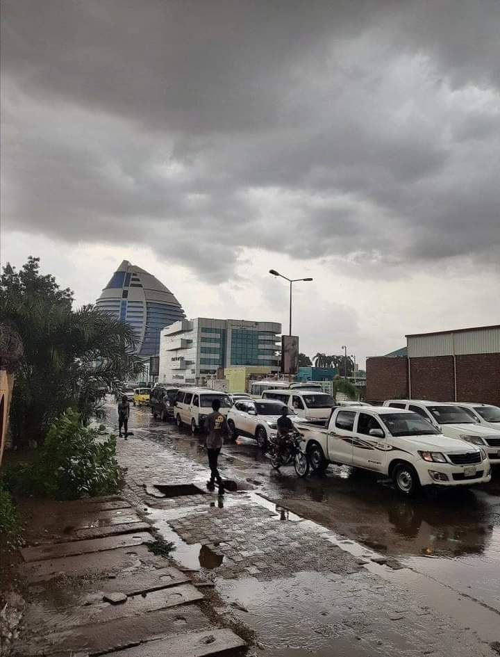 Yassin77928576's tweet image. ملامح من خريف الخرطوم❤️‍🩹