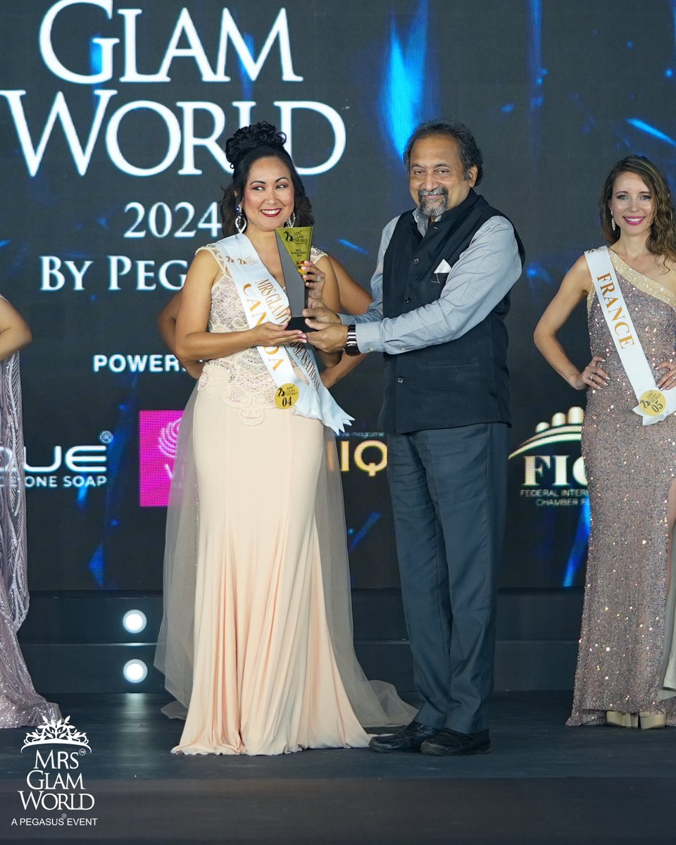 MrsGlamWorld1's tweet photo. Mrs Glam World Sensational 2024

Canada 🇨🇦 

@sajearthresort &amp; @dqueworld presents Mrs Glam World 2024 powered by @manappuramofficial @dquesoap @vibemunnar @uniquetimesmagazine #ficf

An event by: @pegasusglobalpvtltd
Event directed by : @ajitpegasus https://t.co/HA2Ke591E5
