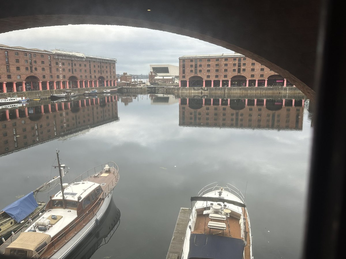 FinTechJenny's tweet photo. Good Morning Liverpool😍
#Liverpool #albertdocks #reflections https://t.co/40LSaidaCL