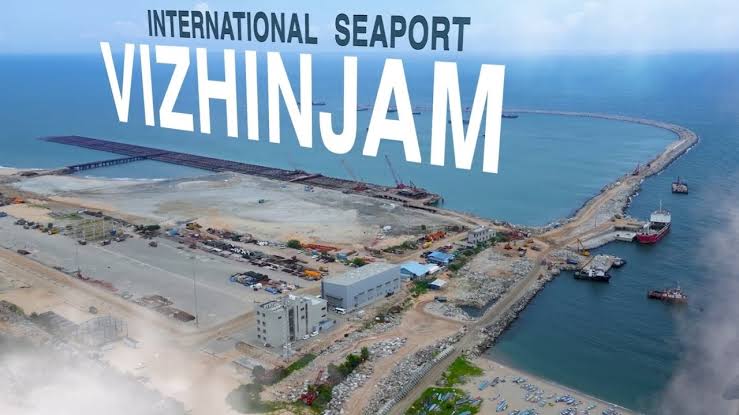 ShoyThomas's tweet image. #SanFernando, the first mother ship, docks at #Vizhinjam Port yesterday - India&apos;s first deep water container transshipment &amp;amp; automated port! Uniquely positioned next to major shipping lane. @CMOKerala making history! #MaritimeDevelopment #Kerala @Oommen_Chandy @PortOfVizhinjam