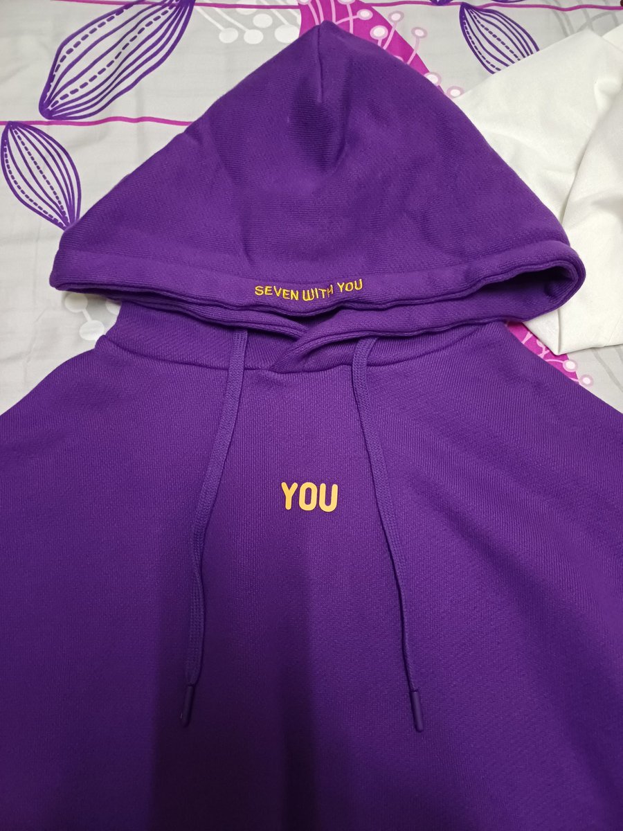 geniuseokjin's tweet photo. 🌟 WTS  🌟
BTS made collection Jimin hoodie Size M RM150 (PC not included)

Jungkook tinytan figure dalmajung light RM15

Jin Tinytan magnet RM3

ALL items are NEW. 
#pasarbts #myARMYjual https://t.co/jeeKRkXWan