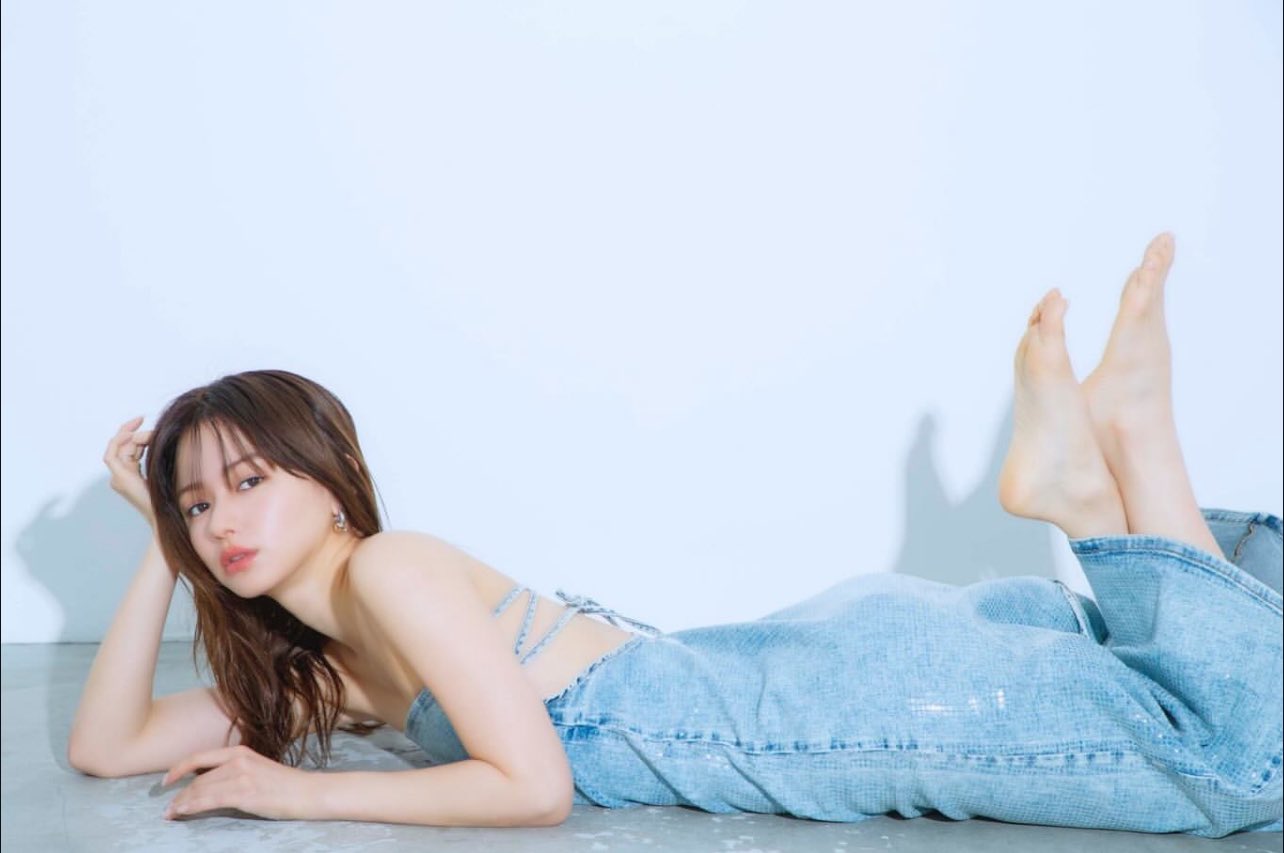 山本舞香　エロ  / X