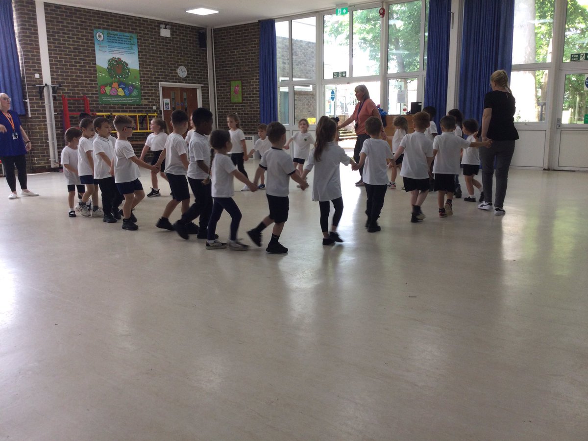 Miss Li 🐧 tweet media