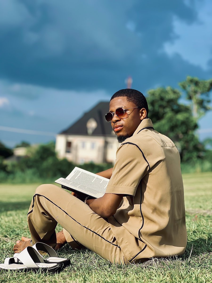 Andreblack_ng's tweet photo. Who said the perfect summer outfit don’t exist?
Shop our Soft touch jonkoso set, available in beige and black. https://t.co/fgaLtIrF4z
