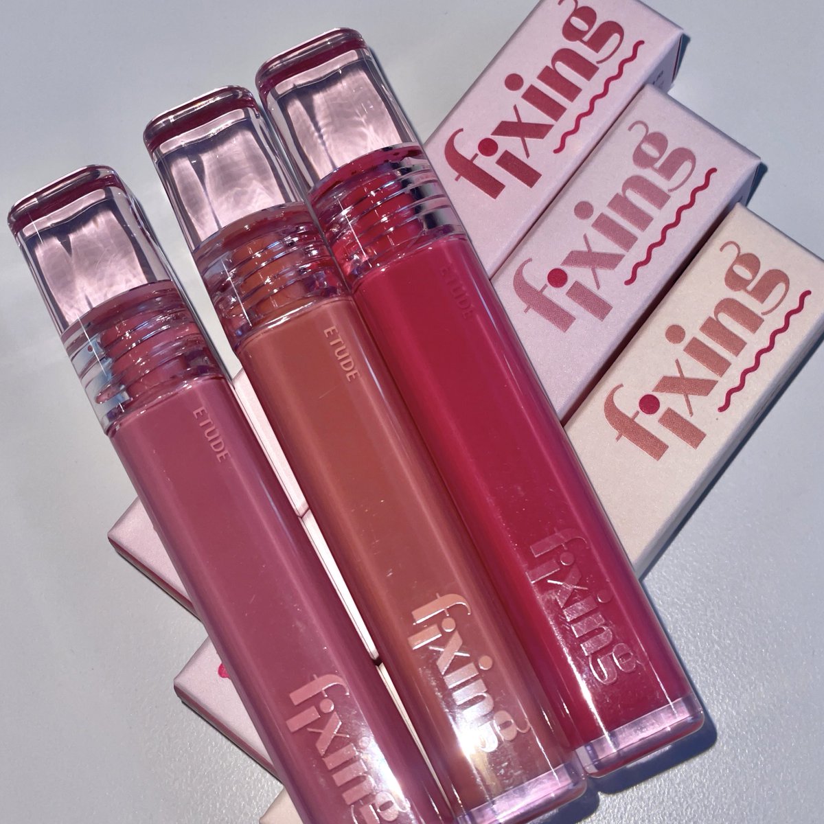 [#이벤트]

🩷럭키뛰키 이벤트🩷

글로우 픽싱틴트 NEW 컬러 3종
(쿨핑온탑, 피치밀크티, 체리슈가)을 
5분께 선물로 보내드립니다🥰✨

💟 참여방법 : 에뛰드 계정 팔로우 + RT

📆기간 : 7/21(일)까지
👉당첨자 : 7/22(월) 개별 DM연락

앞으로도 뛰드에게 많은 관심을 부탁해요..🫶