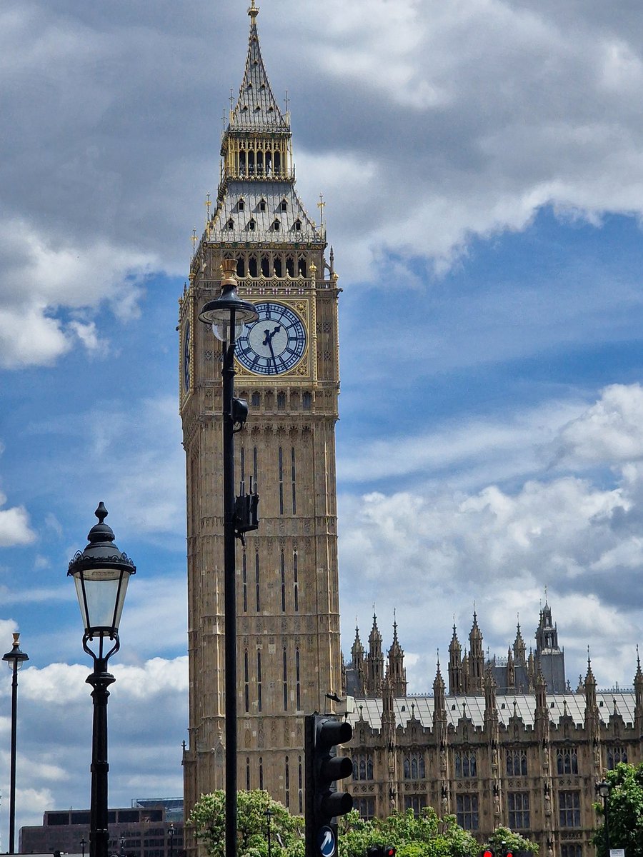 Ms_Adenuga_'s tweet photo. Planned a trip to parliament. A few of these students didn't know what parliament was at first &amp; had never been to Westminster.  The most exciting part was being in the House of Commons with the green leather chairs. Thanks @UKParliament ☺️ #thisisAP @HaringeyLP https://t.co/CEBriHHtEn