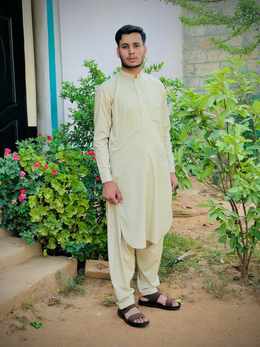 GranSadiq's tweet photo. بويونه د گلونو کړي هوا سره خبري🥀✨
#fypシ゚viral #foryoupageシ #Sa___diq .... https://t.co/bs43c3KFWr
