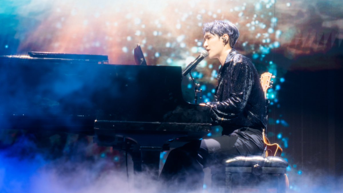 KpopStarzLive's tweet photo. [OFFICAL PHOTOS] Lay Zhang World Tour GRANDLINE 4: STEP 2024 in Kuala Lumpur #LayinKL

Thank you @intourlive and Abang @layzhang for the invitation!

#Grandline4inKL #Grandline4inMY #Lay #LayZhang #Yixing #张艺兴 #AbangLayisHereinMY #LAYinMY https://t.co/5QnSFUtOdi