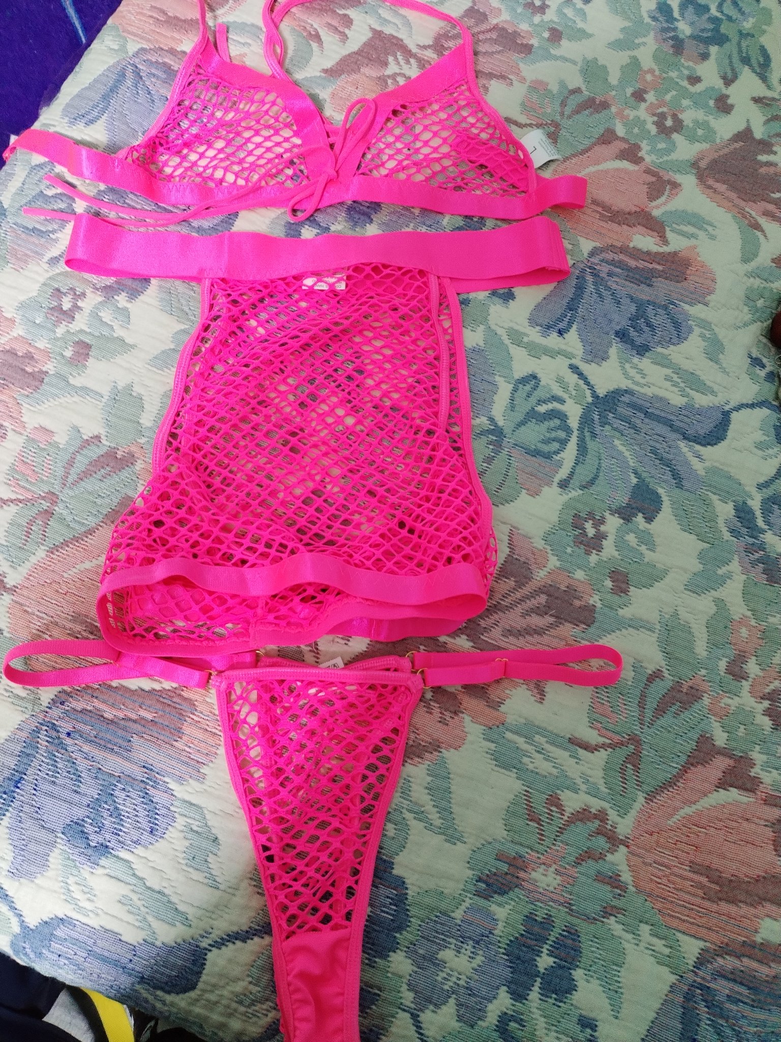 Luis 24 on X Alguna dama que me permita intercambiar esta lenceria por una tanga usada https t pTwV677O2u X