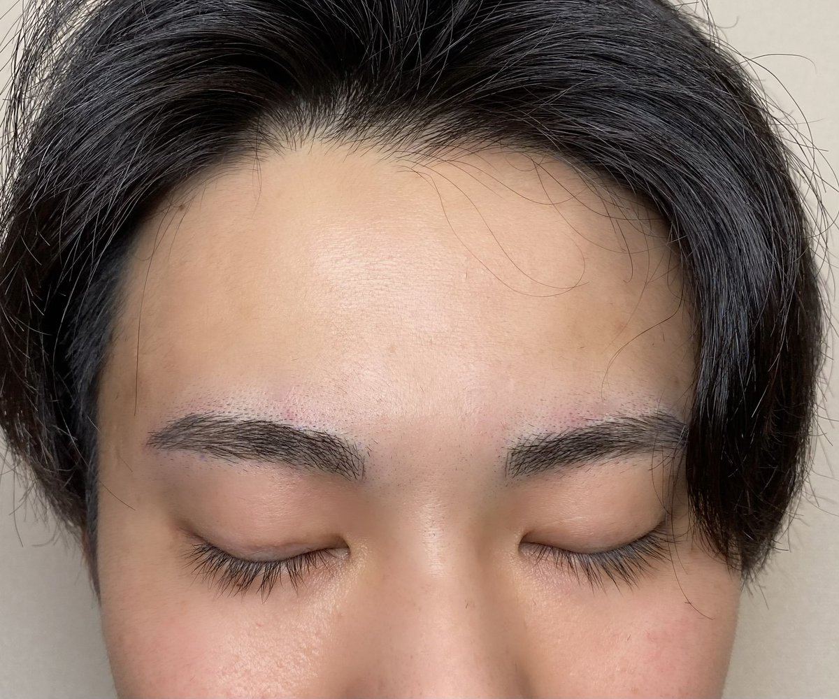 sakai_ck's tweet photo. 最近メンズ眉の予約が増えてます。
多いのが平野紫耀さんみたいなストレートデザイン。 眉山をつくりすぎず、ナチュラルに仕上げることで憧れの眉へ近づける事ができます。

ガッツリメイクしない男性陣は、ナチュラルにアートメイク足すのがおすすめ。 https://t.co/NJgRE70sQv
