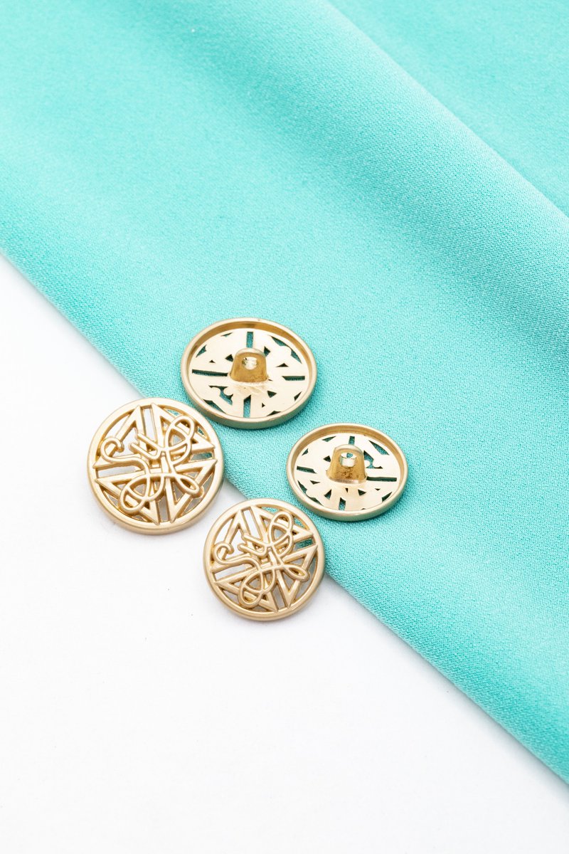 regularitem's tweet image. 😍✨✨👉18-Piece Metal Button Set with Intricate Knot Design.
 3 Different colors, Size: 12 pcs 26L and 6 pcs 32L.
😍✨Visit &amp;amp; Order now👇
 Amazon👉 amazon.ae/dp/B0D8JSRK1M?…
Noon👇👉 noon.com/.../pro.../Z2F…...
 #sewing  #sewingbuttons #HomeImprovement #dubailife #dubai #Amazon