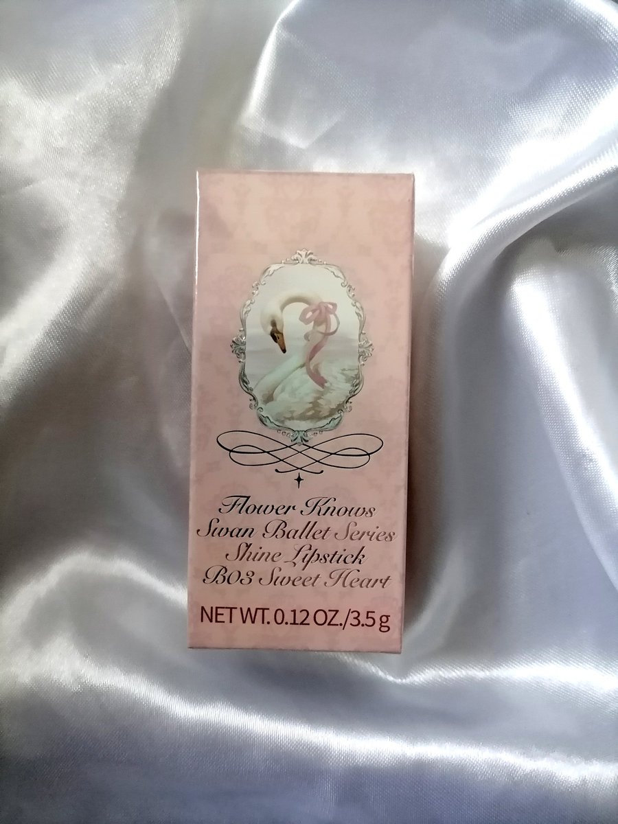 mofuanxi's tweet photo. 🍓˙★ ── wts lfb flower knows 
── swan ballet sweetheart lipstick 
₱449 (₱399 if starlight bubble sold)
── moonlight mermaird starlight bubble
₱399

mop: gcash
mod: jnt, lalamove

wts lfb flower knows makeup sale discounted steal price tingi coquette aesthetic pasabuy https://t.co/GpvW4G4CMG