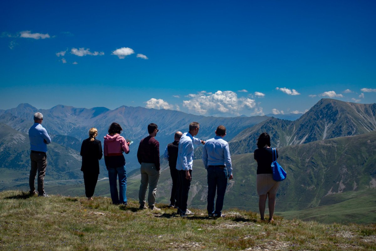 FEDA_Andorra's tweet photo. ‼️ Al llarg de la darrera setmana, el Banc Europeu d'Inversions, ha visitat diferents instal·lacions de FEDA
🤝 Han conegut de primera mà projectes com el Parc Eòlic del Pic de Maià o les xarxes de fred i calor de #FEDAEcoterm
#Sostenibilitat #FEDA #BEI https://t.co/M87xAXZXuK