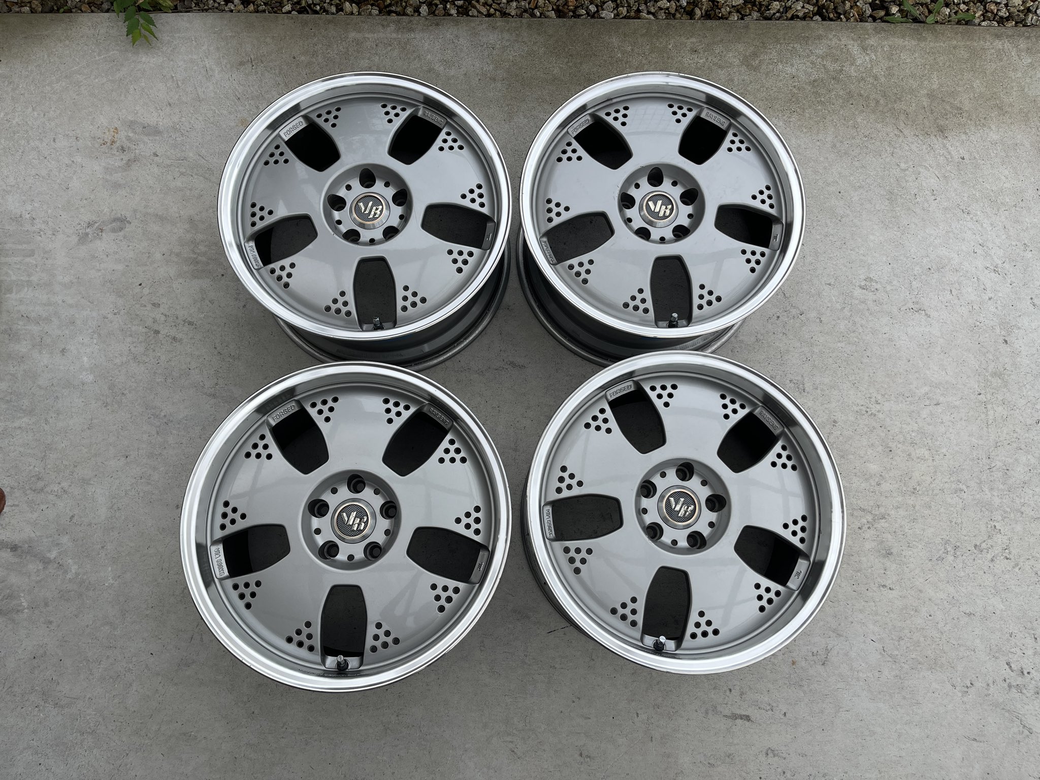 希少！】RAYS Victrix KREUTZER 18インチ 10J＋43 PCD114.3 5穴 5H