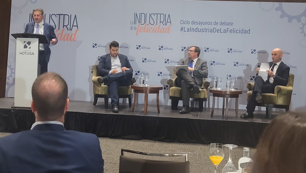 El sector #ferroviario está en un momento de gran crecimiento y retos, como hemos podido comprobar en el Ciclo desayunos de debate #LaIndustriaDeLaFelicidad organizados por <a href="/Hotusa/">Grupo Hotusa</a> con Raül Blanco, Presidente de <a href="/Renfe/">Renfe</a> y Simeone Gorini, Consejero Delegado de <a href="/iryo_eu/">iryo.eu</a> #Turismo