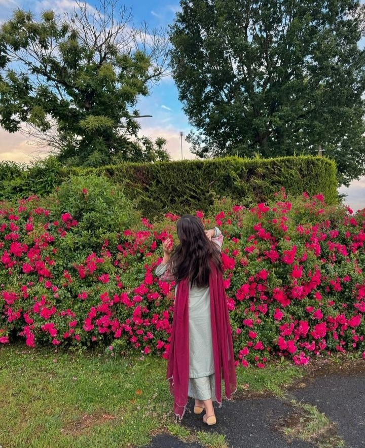 bia_itx's tweet image. ورنہ کیا کچھ نہ میسر تھا ترے بعد مجھے
میں نے دیکھی ہی نہیں آنکھ اٹھا کر دنیا__!! 🖤🩶🪽
Good Afternoon X family ✨