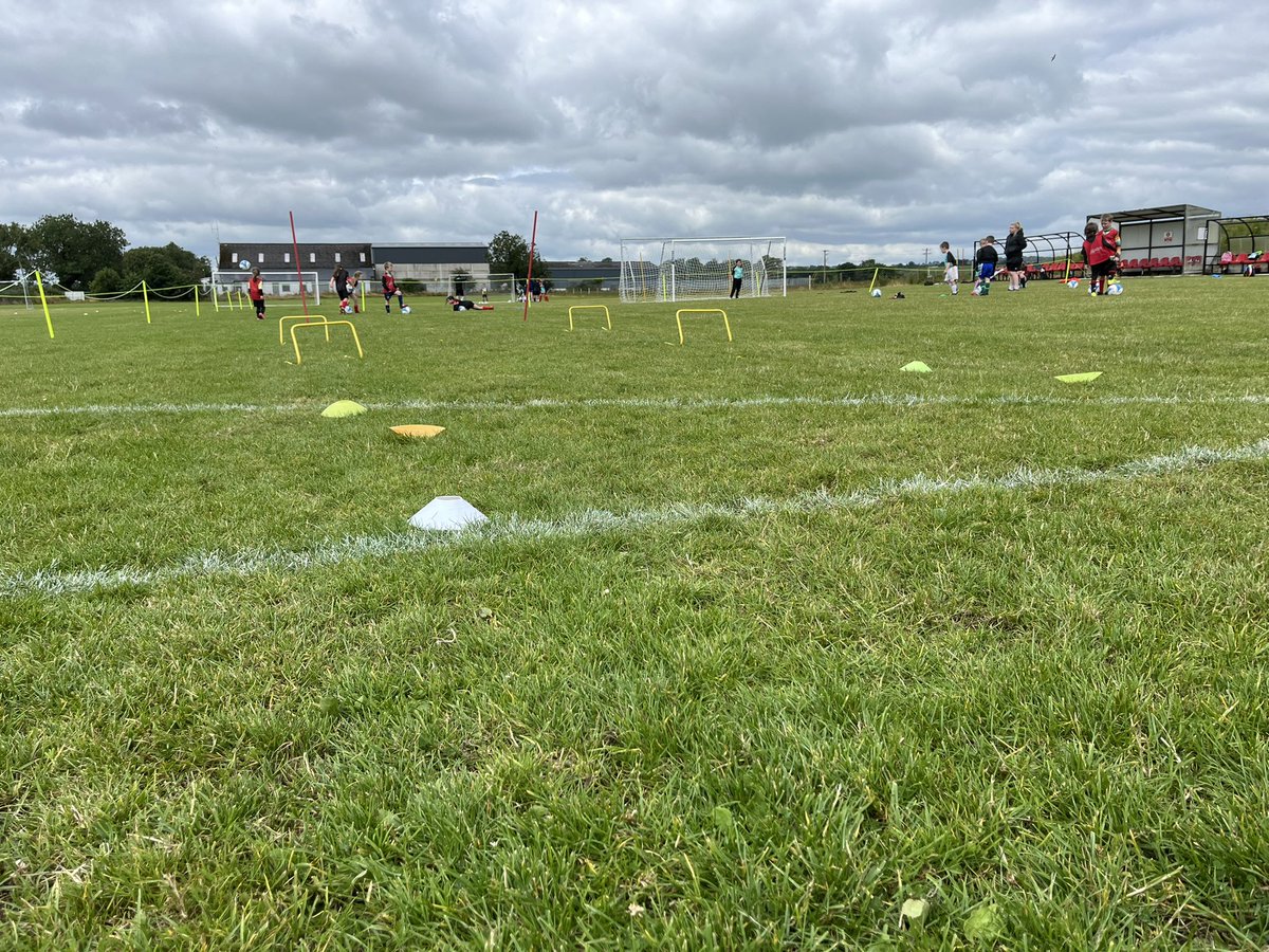 Day 4 of our FAI Summer Camp and the good weather returned! Full attendance with all kids having great craic ⚽️🔴⚫️