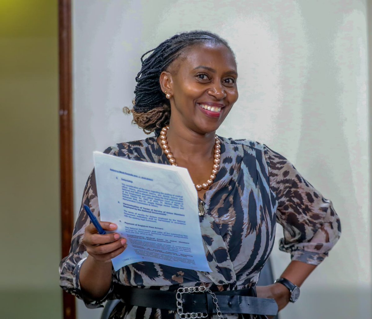 MuseMunga's tweet photo. PS  @muthonikenya post ALL medical interns as per CBA .We REJECT batch posting.We will camp there on Monday if you do not issue us with posting letters as per CBA. Umesema tukujie barua zetu lini? #OccupyMOH https://t.co/ZV6ge6lhAf