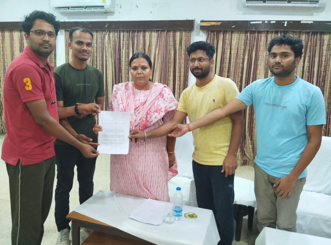 Shoppingcom121's tweet photo. @LukmanA82371690 @JharkhandCMO @HemantSorenJMM @AmbaPrasadINC @amarbauri @DipikaPS Please release # jssc je pending result https://t.co/ypCfZVj4qP