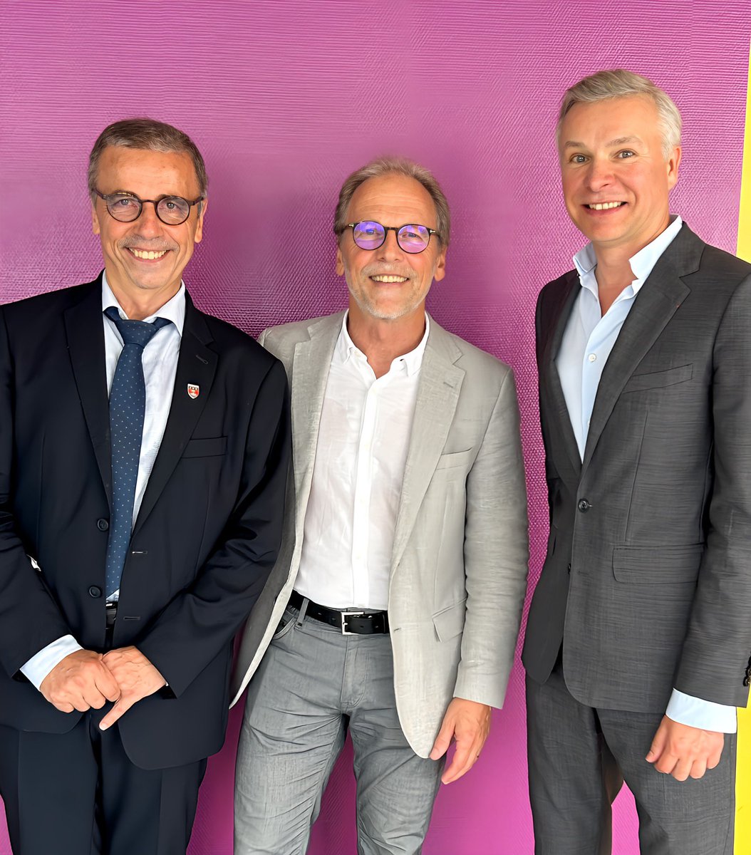 Yann Bubien (@yannbubien) on Twitter photo Départ à la retraite du Pr Nicolas Grenier, président de CME du <a href="/CHUBordeaux/">CHU de Bordeaux</a> : avec <a href="/PierreHurmic/">Pierre HURMIC</a> maire de <a href="/Bordeaux/">Bordeaux</a> nous avons remercié et célébré cet humaniste engagé au service des patients et de l’hôpital public 🙏🙏🙏 @GrenierNicolas7 <a href="/FrancoisRouanet/">Francois Rouanet</a> <a href="/Alexis_Thomas_h/">Alexis THOMAS</a> Départ à la retraite du Pr Nicolas Grenier, président de CME du <a href="/CHUBordeaux/">CHU de Bordeaux</a> : avec <a href="/PierreHurmic/">Pierre HURMIC</a> maire de <a href="/Bordeaux/">Bordeaux</a> nous avons remercié et célébré cet humaniste engagé au service des patients et de l’hôpital public 🙏🙏🙏 @GrenierNicolas7 <a href="/FrancoisRouanet/">Francois Rouanet</a> <a href="/Alexis_Thomas_h/">Alexis THOMAS</a>