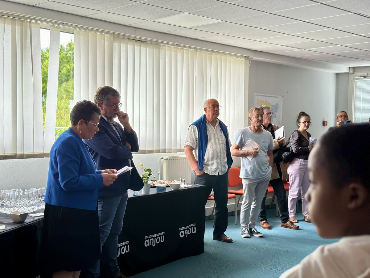 Hier soir, enfants, familles et professionnels de la Maison Départementale des Solidarités de l’Anjou Bleu nous ont présenté leur jeu de piste grâce à l’application gratuite Baludik. Une belle manière de préserver le dialogue familial et resserrer les liens à l’ère des écrans !