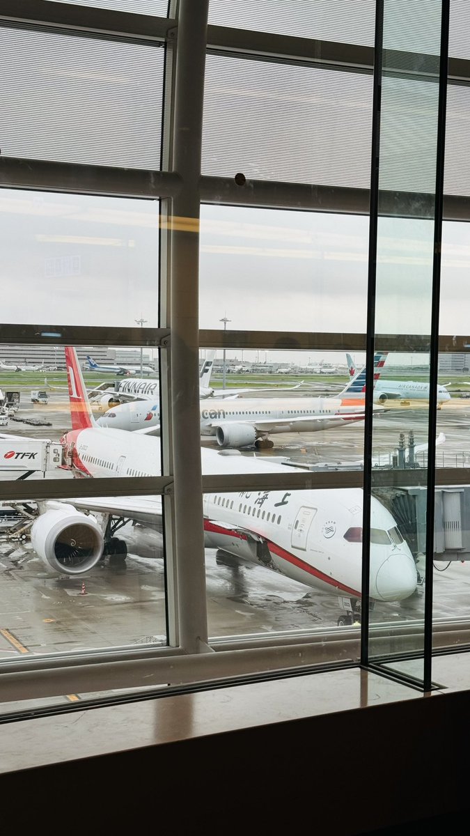 subtle_sameer's tweet image. #ccgeeks #avgeeks Can you guess the country or airport based on the airlines?