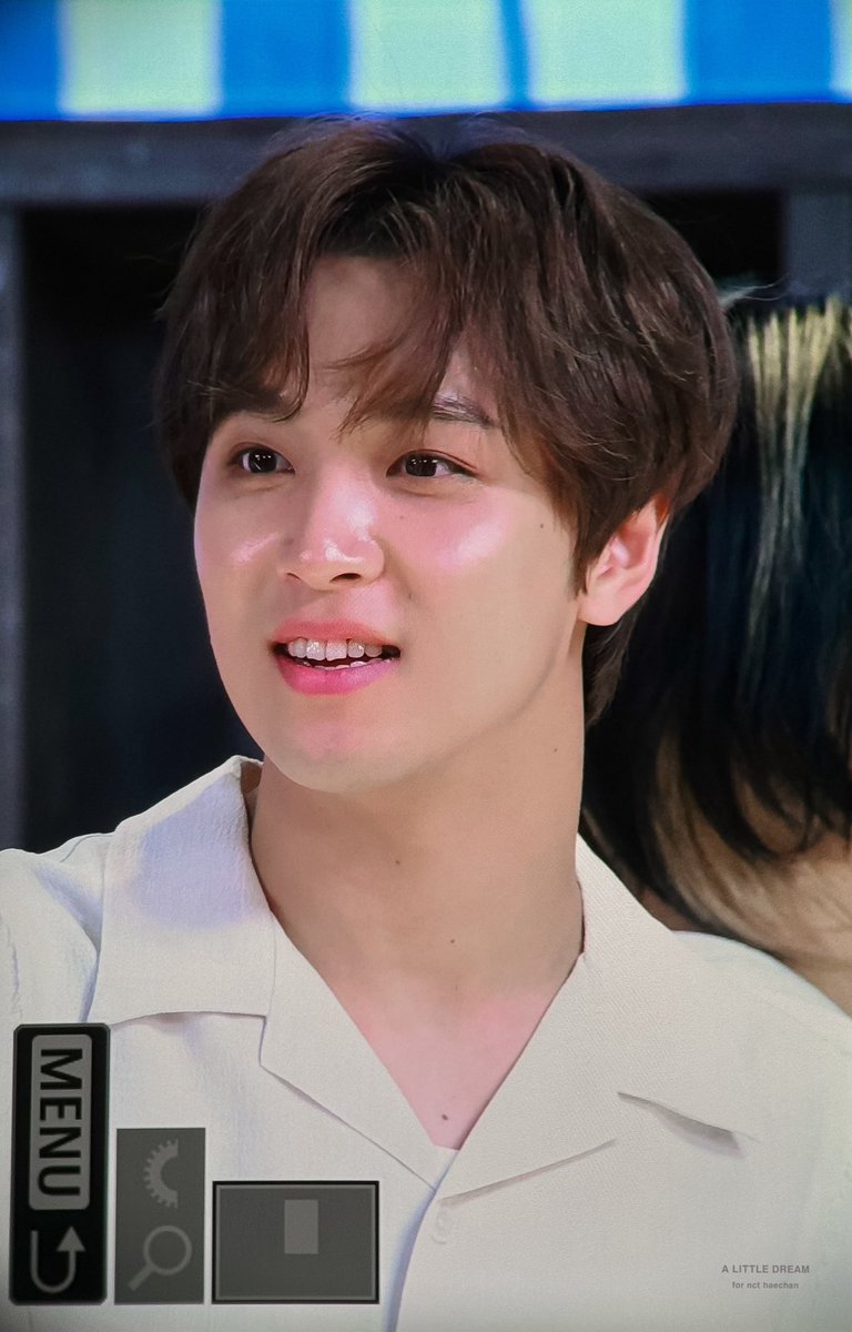 kogumahaechan's tweet photo. haechan must’ve been kissed a lot in his past life because he has so many moles on his cheek and neck 🥹🤏🏼 https://t.co/A0ynCuhp5g