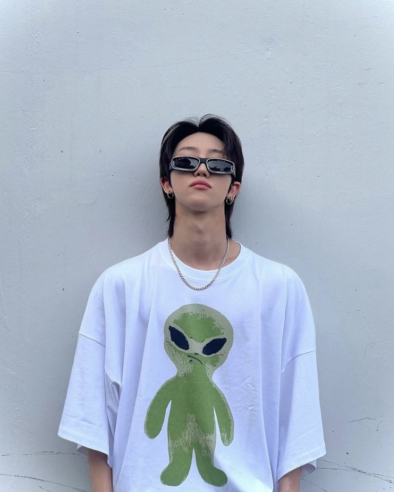 xueishaoo's tweet photo. MINGHAO DROUGHT IS FREAKING OVER !!! OH MY GOD HE LOOKS SO HANDSOME !!! 😭🤍 https://t.co/kaF1sDfLna