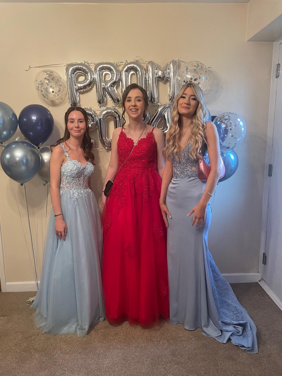pugcalledMelvin's tweet photo. Prom 2024 https://t.co/3uNOA97Adp