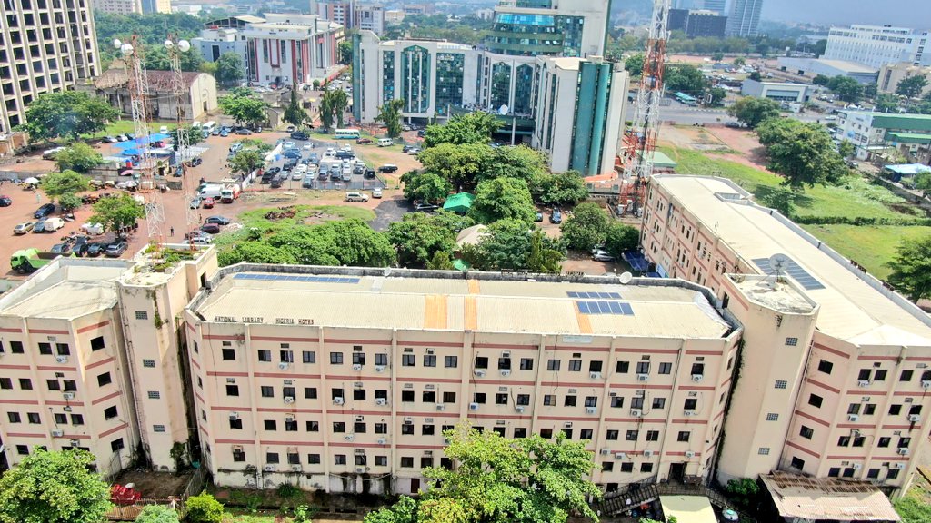 SasDantata's tweet image. ***ATTENTION***

Are you ready to own a piece of prime real estate in the heart of Abuja's bustling Central Business District?

The Sanusi Dantata House, located on Plot 274, is now available for purchase. Trust me, this is a deal you won't wanna miss!

If interested, let's talk!