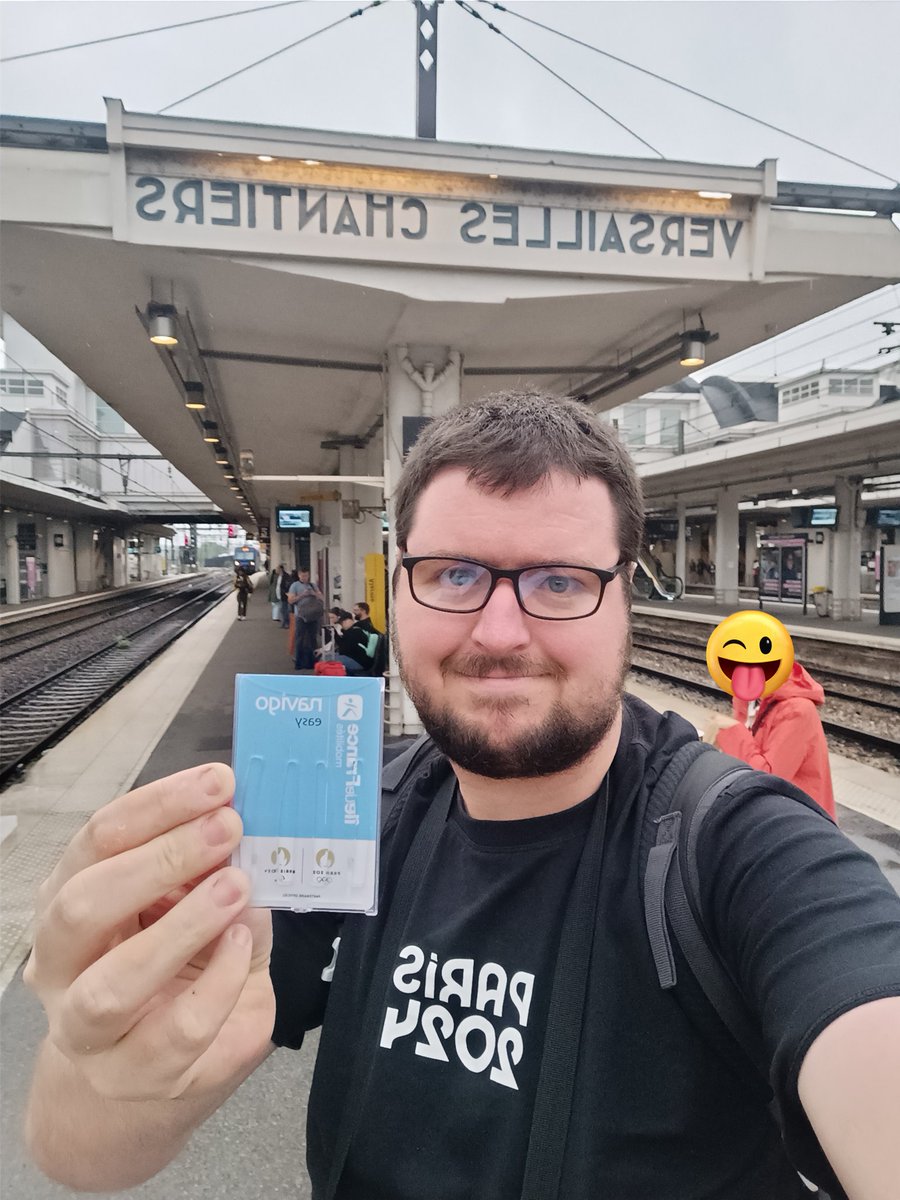 WiSTOCKER's tweet image. De retour en Ile de France grâce au pass rail !
Et muni du Navigo Easy version JO 2024, qui va compléter ma collection de cartes déjà bien remplie 😜

Poke @B_Lambert75