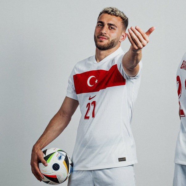 Digitale333's tweet image. The Guardian'ın "EURO 2024'te Değerine Değer Katanlar" listesinde 2 Türk oyuncu yer aldı.

🇹🇷 Ferdi Kadıoğlu
🇹🇷 Barış Alper Yılmaz