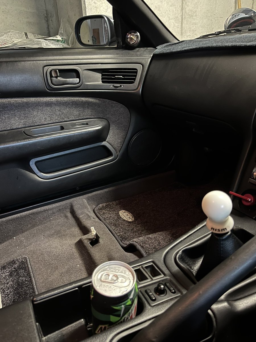 otouhuman_'s tweet image. これから妹を駅まで送らないといけないんだけど助手席友達に貸してるの忘れてた