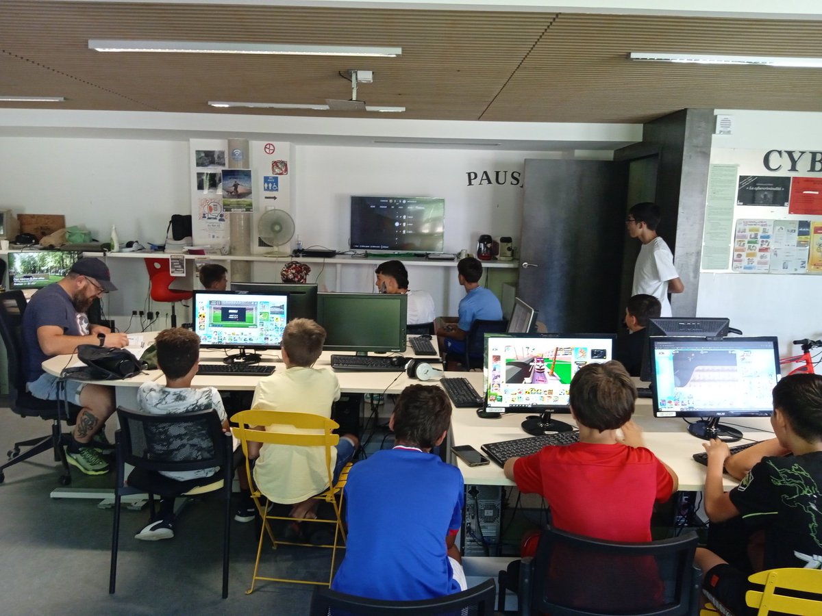 IJMontech's tweet photo. Retour des après-midis ludiques pour les ados à Info Jeunes. Cette semaine : jeux sportifs, jeux en bois, tournoi FIFA et cuisine.
C'est gratuit et accessible dès 11 ans. Des animations pour profiter des vacances à Montech https://t.co/4GmYiuBgcb