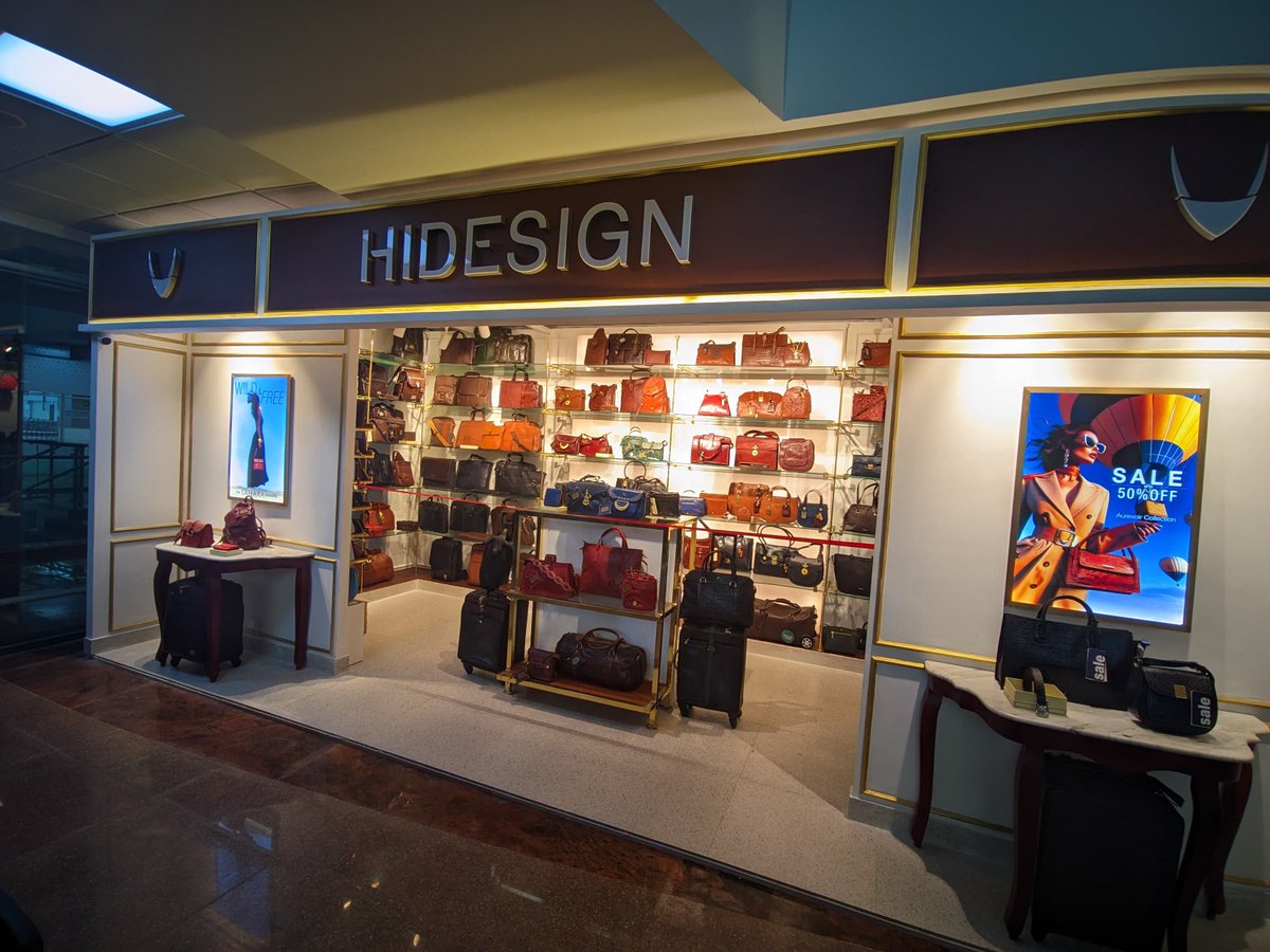 aaivsiairport's tweet photo. Leading luxury leather goods brand #Hidesign outlet operational at #PortBlairAirPort.
Experience the luxury fashion in sustainable leather with Hidesign's collection.
@AAI_Official 
@aairhqer https://t.co/H5osF9KW2t