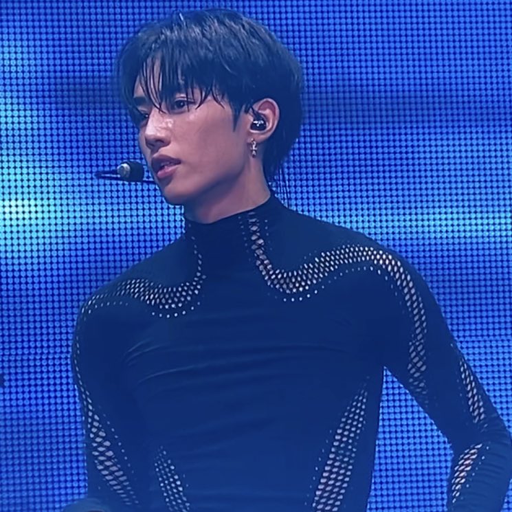 swofthemoment's tweet photo. 의상너무 https://t.co/oqH2vEmxIV