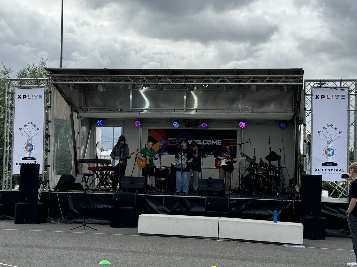 clairabelle5's tweet image. Exciting times as we start the #xplive24 arts festival ⁦@XPschool⁩ ⁦@XPEastSchool⁩ this afternoon 🎶🎵🎤🎸