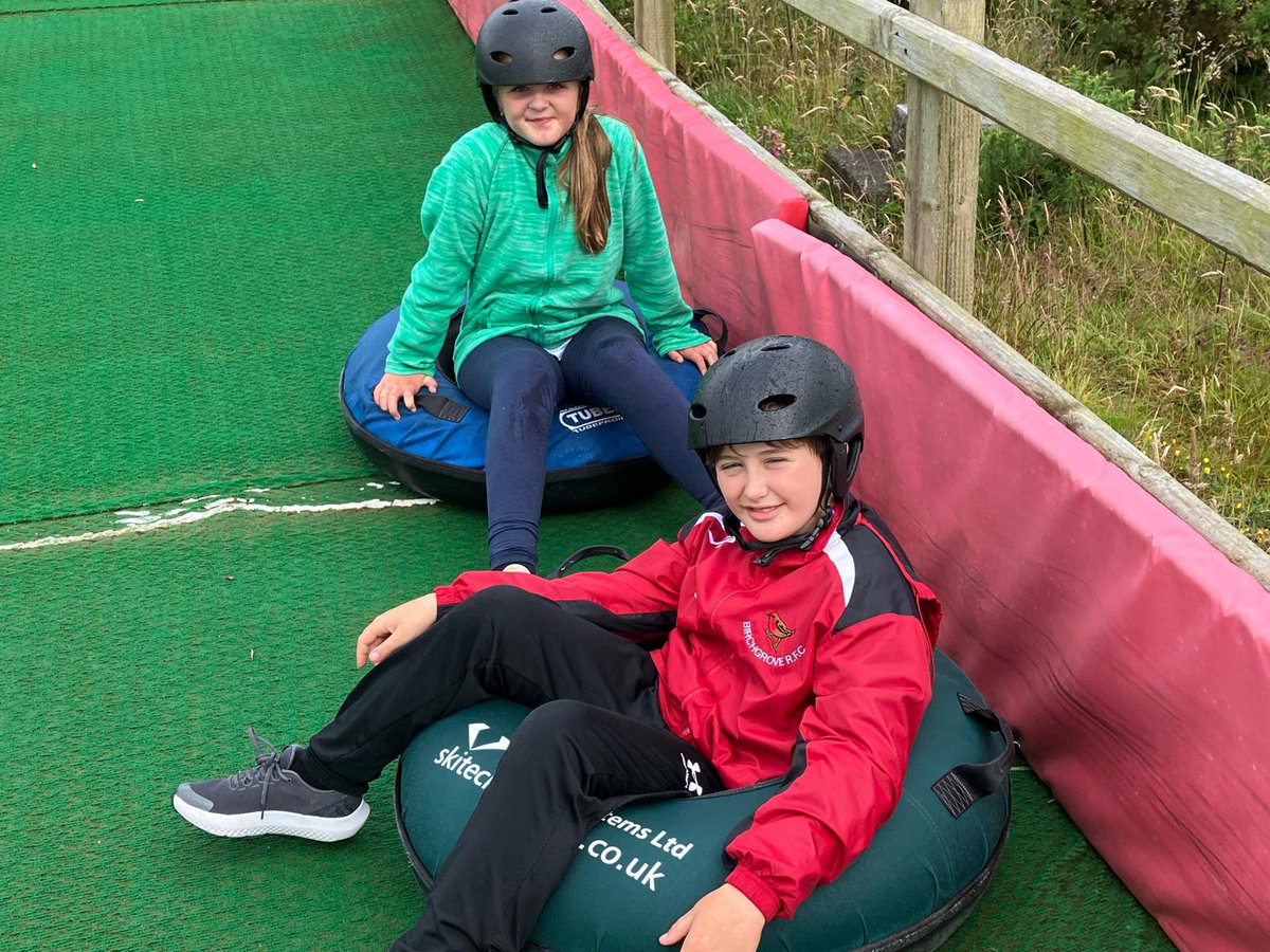 Mwy o wibgartio!
More tobogganning! #pontiobt #llangrannog2024