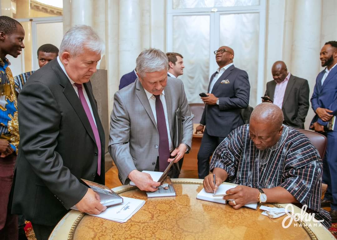 sayhameed's tweet image. Mahama in Moscow ❤️