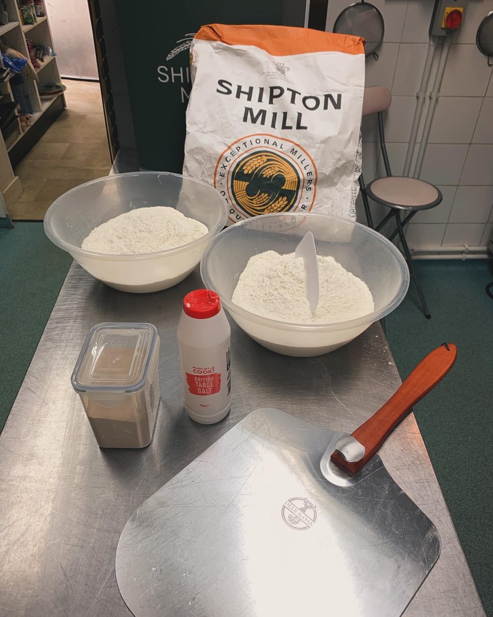 hobstafford's tweet photo. @hobstafford today we are doing #PizzaChurch today. Celebrating Birthdays π and sharing Gods love with the #vunerable and #homeless https://t.co/uJMMULPVYn